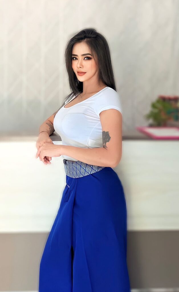 massage in tirana spa in Serene reception area of a Massage Spa in Tirana, featuring a peaceful ambiance with soft lighting, elegant decor, and comfortable seating.